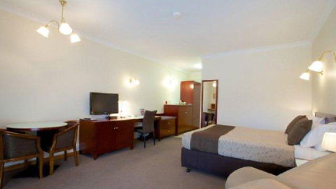 BEST WESTERN Golden Grain Motor Inn - Sydney Tourism 1