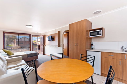 BEST WESTERN Tudor Motor Inn - Sydney Tourism 3