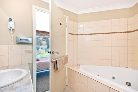 BEST WESTERN Tudor Motor Inn - Sydney Tourism 16