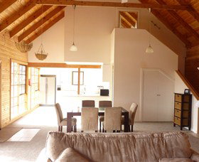 Pinot Cottage On Charles Reuben Estate - Sydney Tourism 2