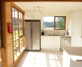 Pinot Cottage On Charles Reuben Estate - Sydney Tourism 5