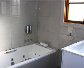 Hatchers Richmond Manor - Sydney Tourism 3