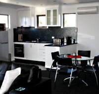 Rosie's Cottage and Town House - Sydney Tourism