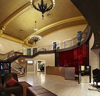 Royce Hotel