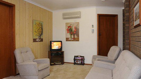 Sandpiper Holiday Apartments - Sydney Tourism 1