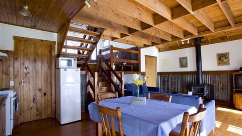 Sanctuary Park Cottages - Sydney Tourism 3