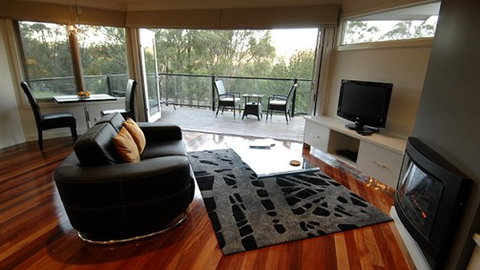 Araluen Boutique Accommodation - Villas & Lodge - Sydney Tourism 1
