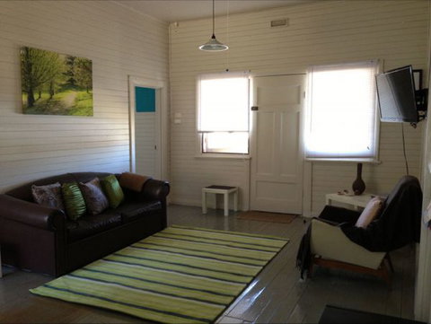 Fensom's Holiday Home - Sydney Tourism 27