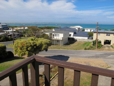 Fensom's Holiday Home - Sydney Tourism 30