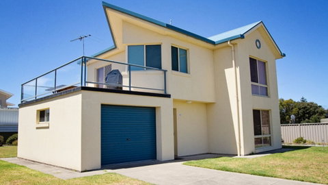 Fensom's Holiday Home - Sydney Tourism 34