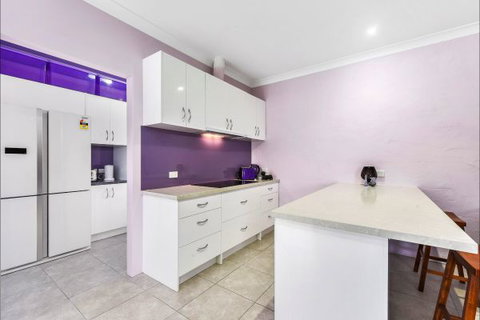Fensom's Holiday Home - Sydney Tourism 10