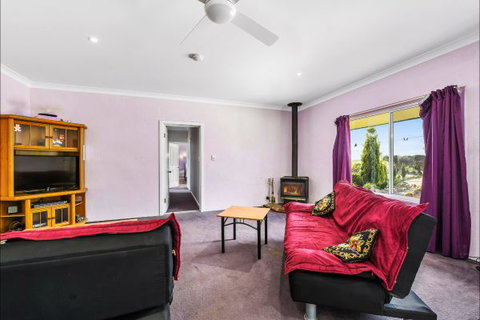 Fensom's Holiday Home - Sydney Tourism 11