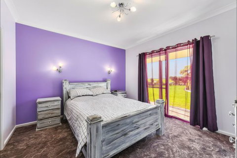 Fensom's Holiday Home - Sydney Tourism 12