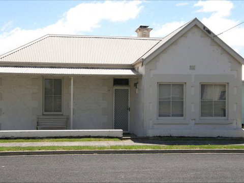 Fensom's Holiday Home - Sydney Tourism 0