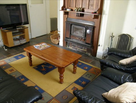 Fensom's Holiday Home - Sydney Tourism 2