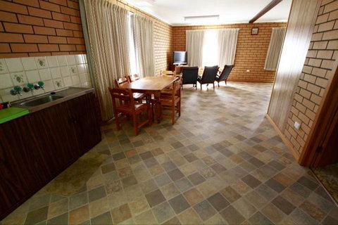 Fensom's Holiday Home - Sydney Tourism 23