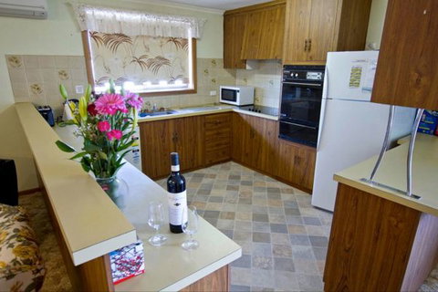 Fensom's Holiday Home - Sydney Tourism 24