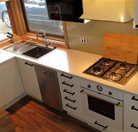 Wallace's - Crystal Creek Chalet 1 - Sydney Tourism