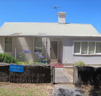 Holly's Holiday Home - Sydney Tourism