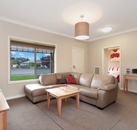 Hamilton Accommodation - Sydney Tourism