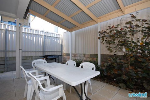 Unwind At 8 The Block Apartments Victor Harbor - Sydney Tourism 3
