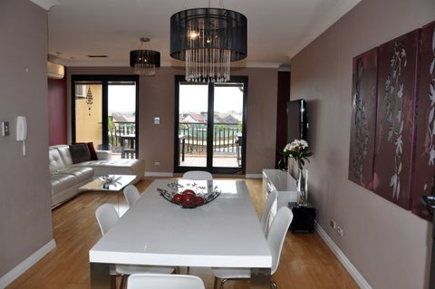 Best Apartment In The Heart Of Sydney’s Little Italy - Sydney Tourism 1