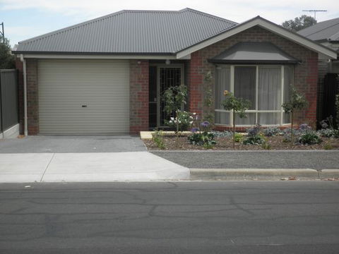 C&C's Bed And Breakfast - Sydney Tourism 1