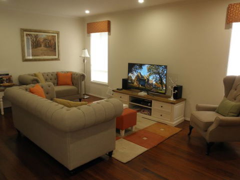 C&C's Bed And Breakfast - Sydney Tourism 7
