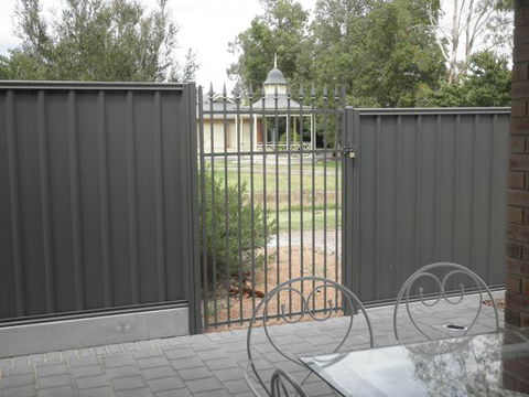 C&C's Bed And Breakfast - Sydney Tourism 10