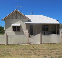 Ellison's Holiday Home - Sydney Tourism