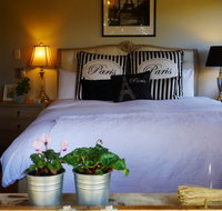 La Perrie Chalet Bed and Breakfast - Sydney Tourism