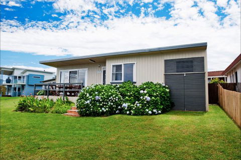 C'est La Vie Manyana - Sydney Tourism 0