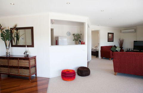 C-Deck Beach House Apartment - Sydney Tourism 5