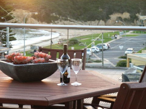 C-Deck Beach House Apartment - Sydney Tourism 6