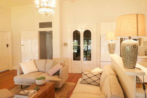 Cadogan Central Luxury - Sydney Tourism 1