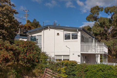 Long Beach House - Sydney Tourism 1