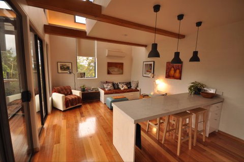 Pipeline Chalet Mt Wellington - Sydney Tourism 1