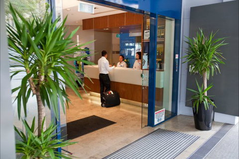Wyndham Sydney Suites - Sydney Tourism 1