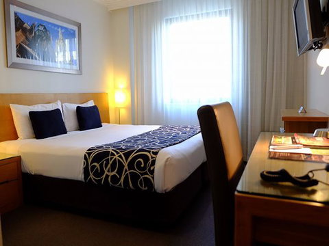 Wyndham Sydney Suites - Sydney Tourism 2