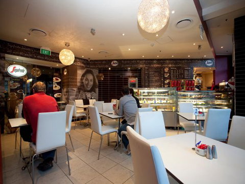 Wyndham Sydney Suites - Sydney Tourism 3
