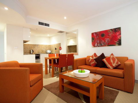 Wyndham Sydney Suites - Sydney Tourism 4