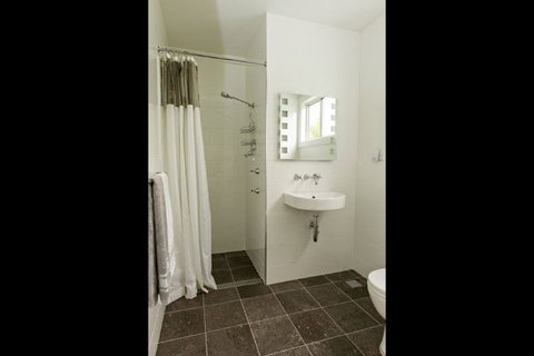 Young Garden Retreat - Sydney Tourism 2