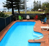 Beach House Holiday Apartments - Sydney Tourism