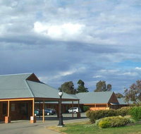Bishop's Lodge Motor Inn - Sydney Tourism