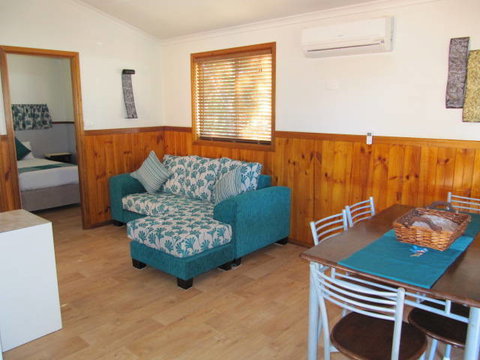 Blue Dolphin Holiday Resort - Sydney Tourism 1