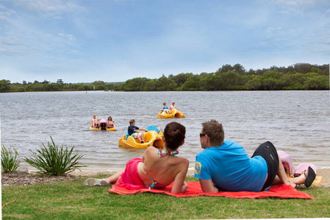 Blue Dolphin Holiday Resort - Sydney Tourism 3