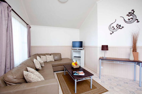 Blue Dolphin Holiday Resort - Sydney Tourism 8