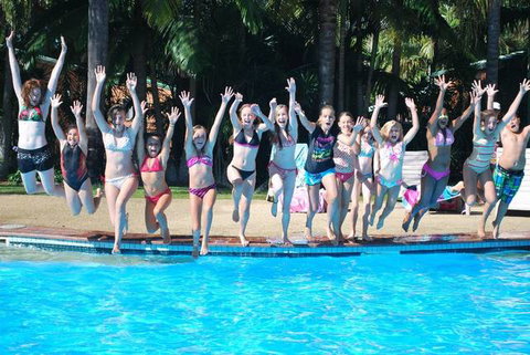 Blue Dolphin Holiday Resort - Sydney Tourism 10