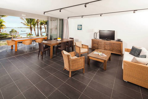 Blue Dolphin Holiday Resort - Sydney Tourism 9