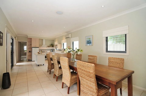 CeeSpray On Owen - Sydney Tourism 1